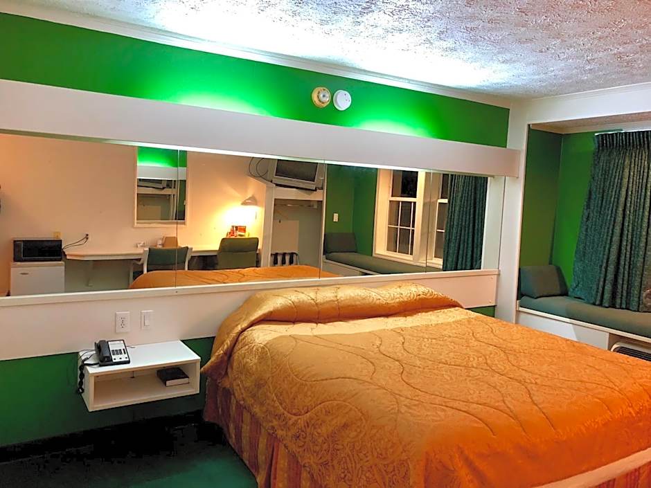 Holiday Lodge - Greensboro/Lake Oconee