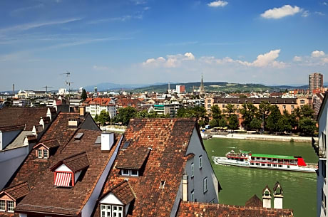 Junior Suite (1 King Bed)