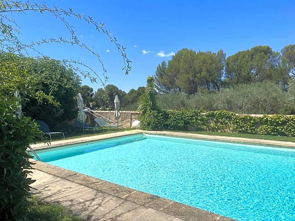 Agréable maison de 65 m2 avec grande piscine