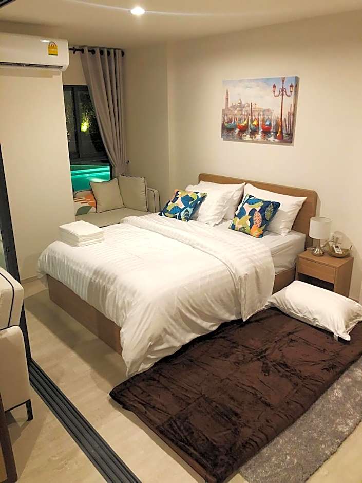 La Casita pool access condo HuaHin