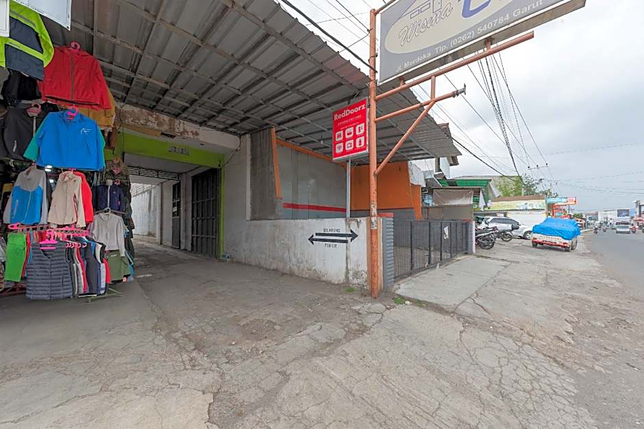 RedDoorz @ Merdeka Street Garut