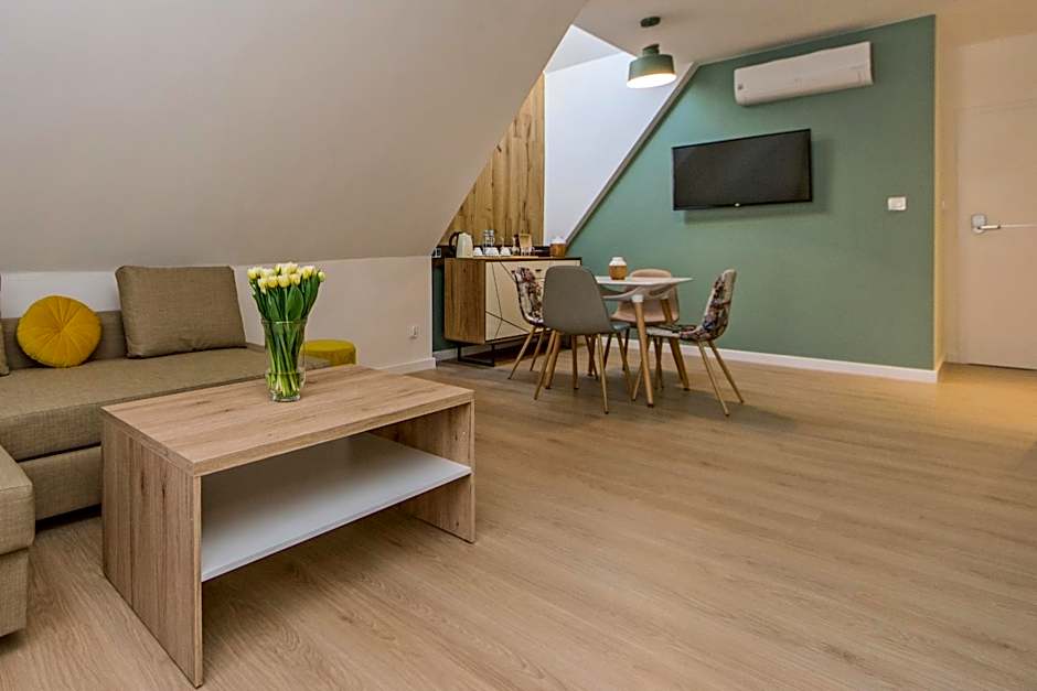 Black Swan House, Old Town