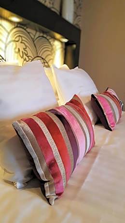 Junior Suite (2 Adults + 1 Child)