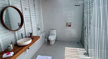 The Kubu 221 Ceningan