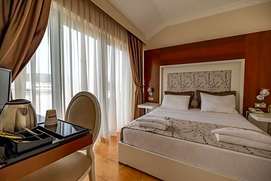 Sentinus Beach Hotel