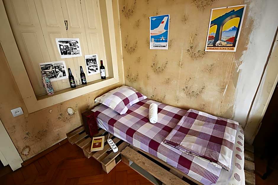 Dingo Backpackers Hostel