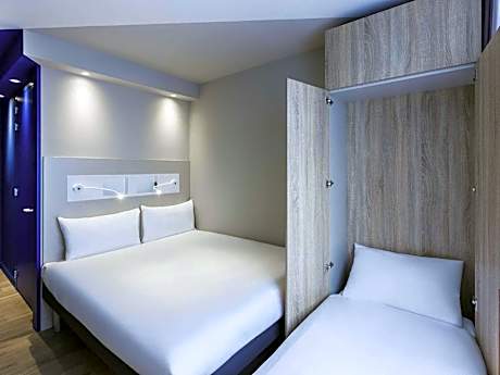 Room with Two Single and One Fold-Down Bed