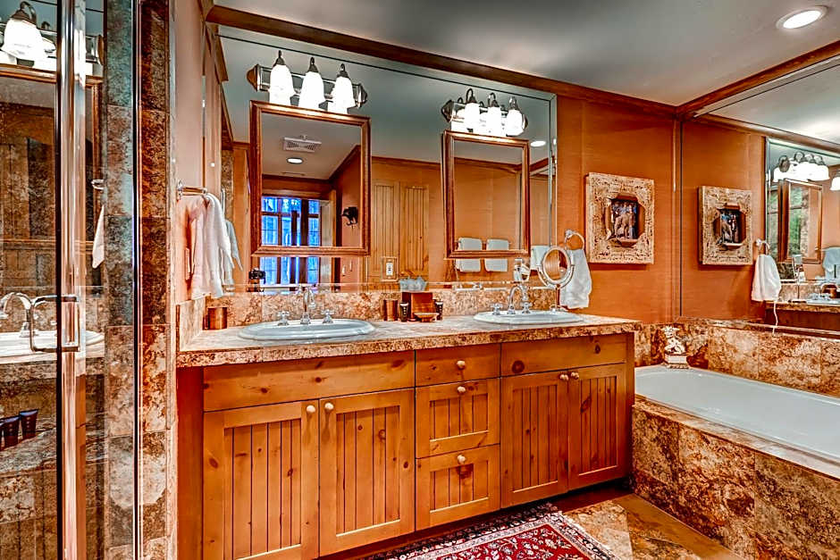 Bachelor Gulch Village