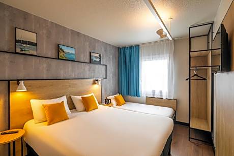 Triple Room with One Double Bed and One Single Bed