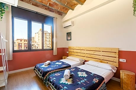 Twin Room with Shared Bathroom (2 Adults + 1 Child)