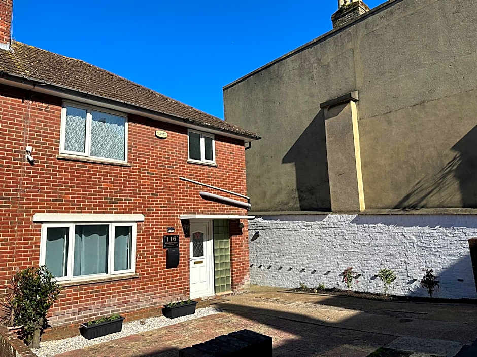 116 maison dieu Road room B in Dover