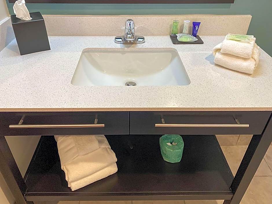 Sleep Inn & Suites - Coliseum Area