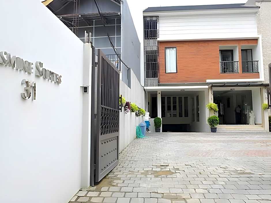 RedDoorz Plus @ TB Simatupang