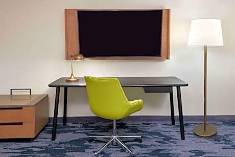 Studio suite with King Bed and a sofa