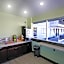 SeaSide Inn & Suites