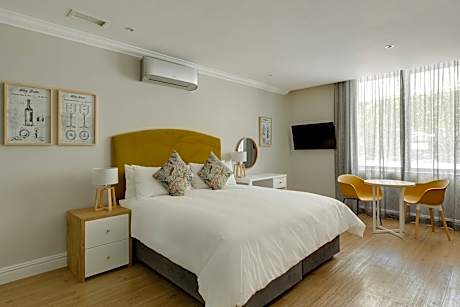 Studio Apartment, 1 King, Street view, Apartment Block