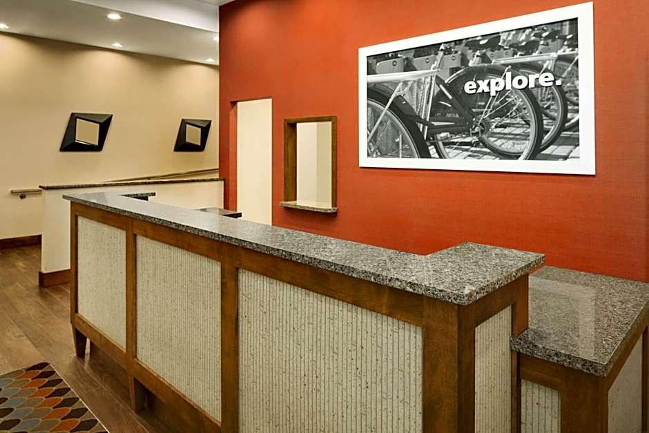 Hampton Inn By Hilton And Suites Clayton/St Louis-Galleria Area