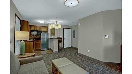 1 Kng 1 Qn 2 Bedroom Ste Comm Accessible
