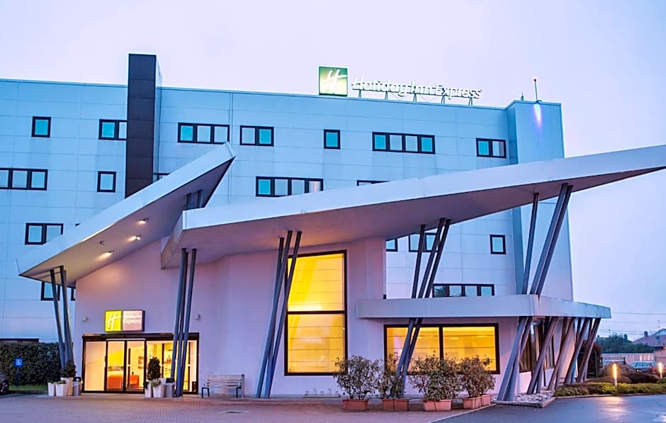 Holiday Inn Express Milan-Malpensa Airport By IHG