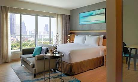 Studio Lakeview King