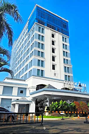 Grand Candi Hotel