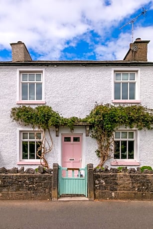 Maggie Puddle Cottage