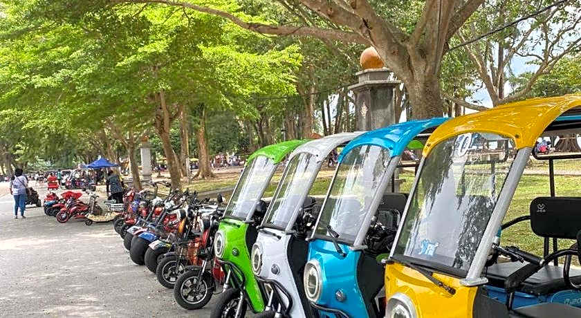 Teluk Batik Holiday Apartment