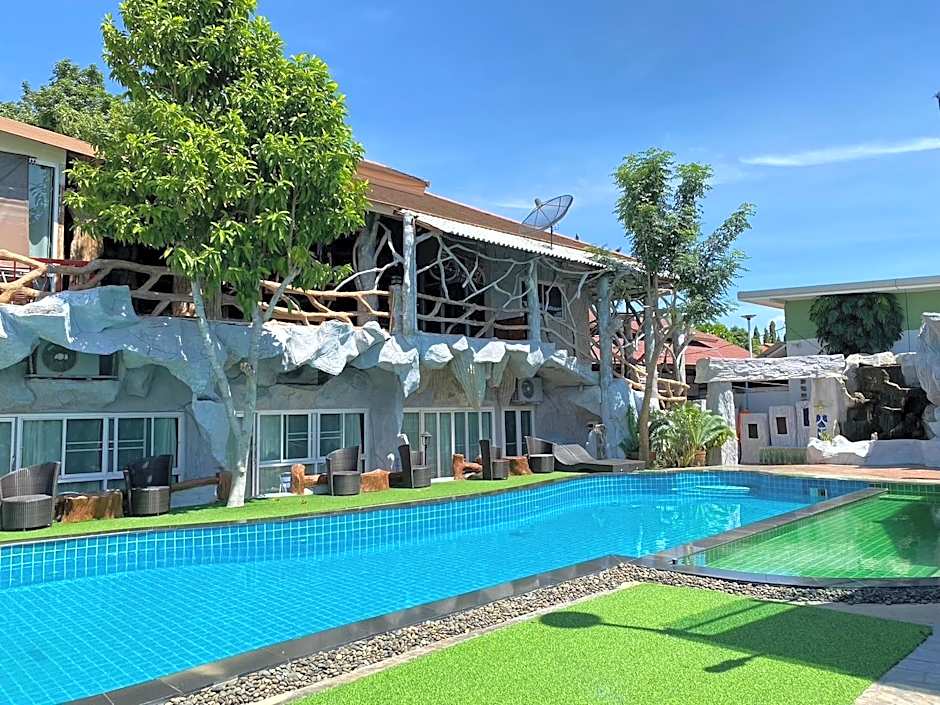 Suwanna Riverside Resort