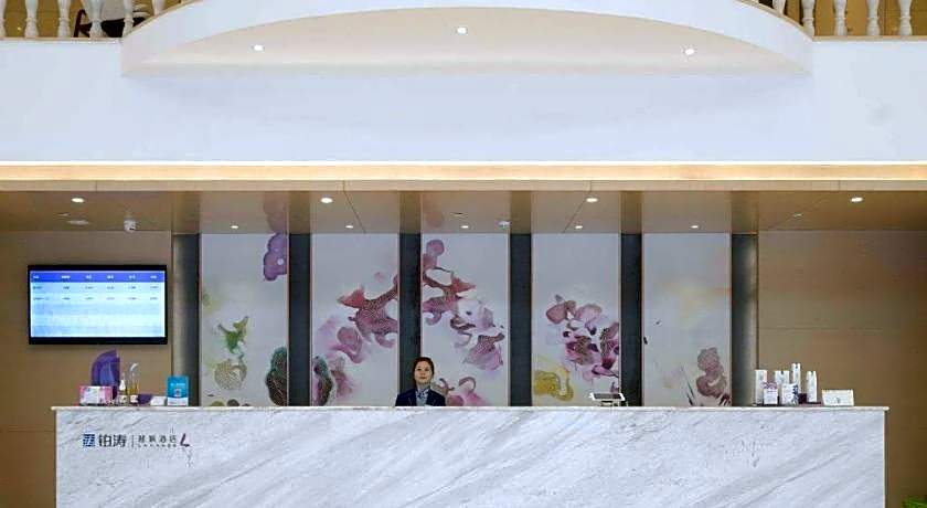 Lavande Hotels· Jingzhou Jianli