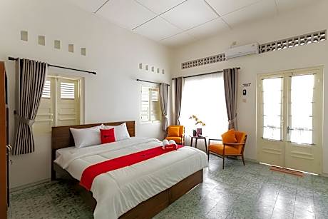 RedDoorz Syariah near Titik Nol Yogyakarta