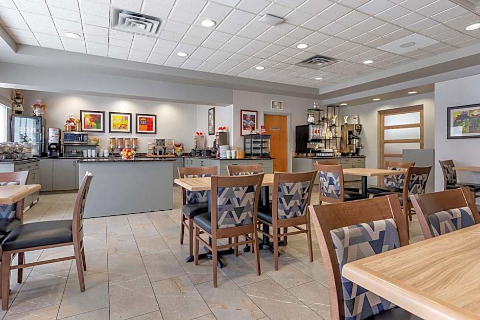 Best Western Plus Pembina Inn & Suites
