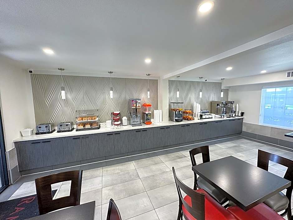 Ramada by Wyndham Anaheim Convention Center