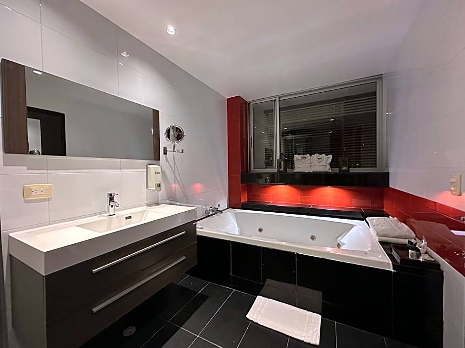 Suites 108