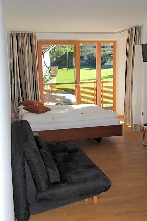 Garni - Hotel Am Burghuegel