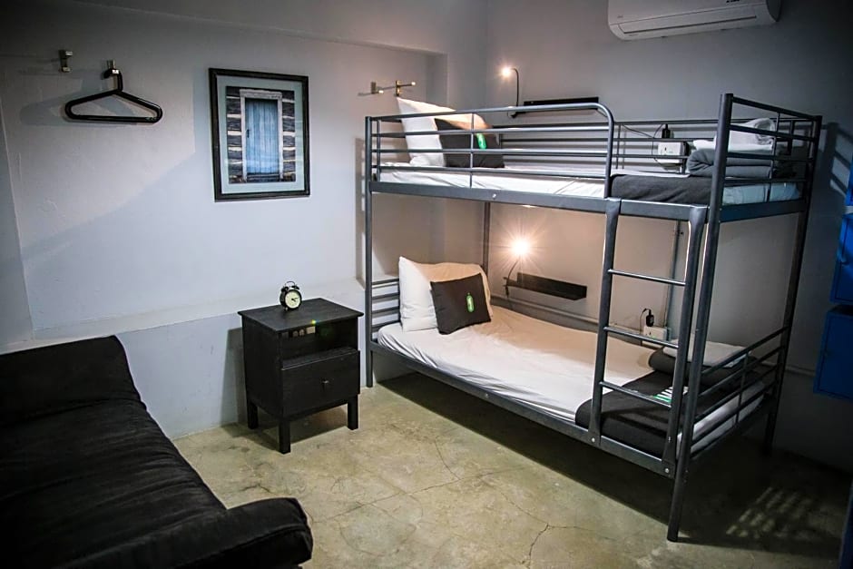 Nomada Urban Beach Hostel- Calle Loiza