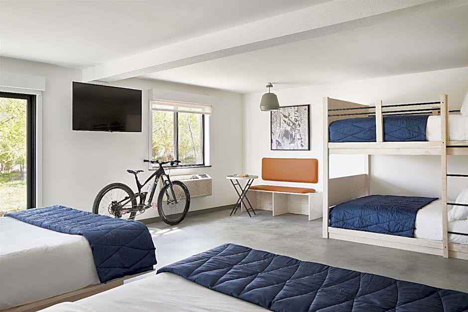 Photo 1 of 4 of 4 Qn Balc Mobile/Hearaccess Ri Shwr Fam Room