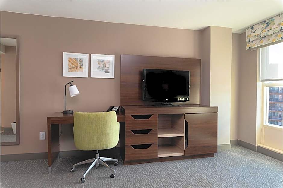 Hampton Inn By Hilton & Suites Arlington Crystal City DCA