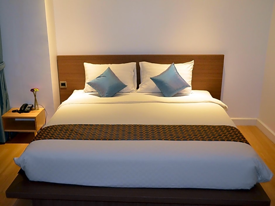 The Scenery City Hotel