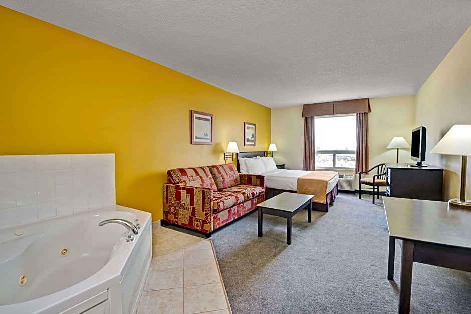 Photo 1 of 1 of 1 Queen Bed Suite