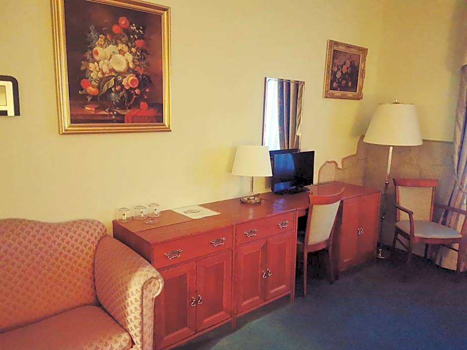 River Star Hotel