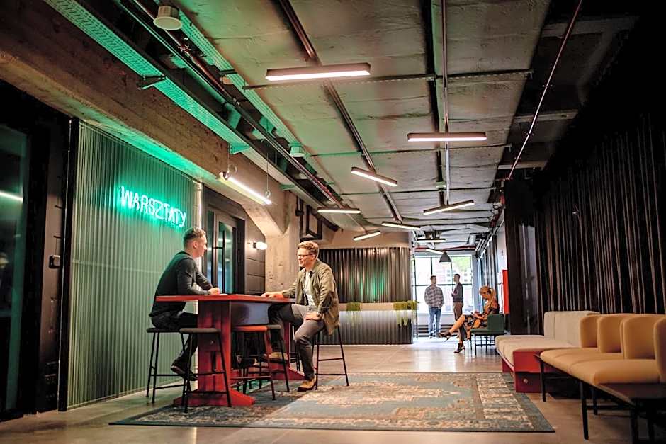 MONTOWNIA Lofts & Experience