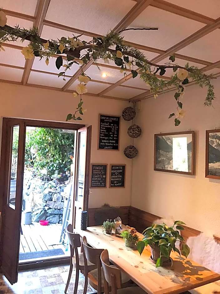 Auberge Restaurant les Aiguilles Rouges