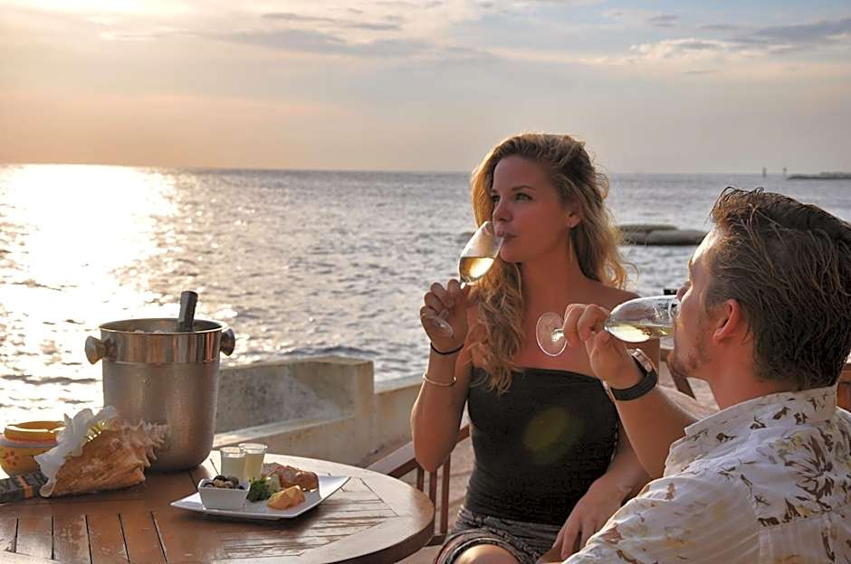 Scuba Lodge & Suites