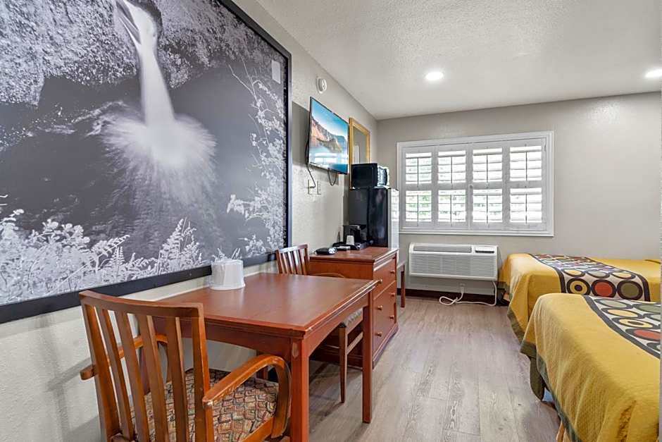 Travelers Inn Medford