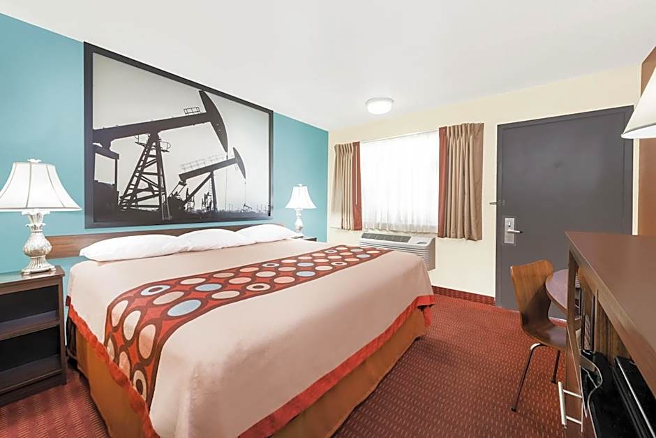 Super 8 by Wyndham Midwest City OK