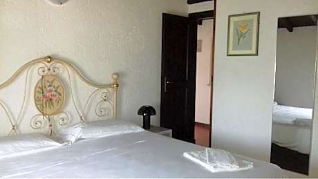 Apartment with Garden View