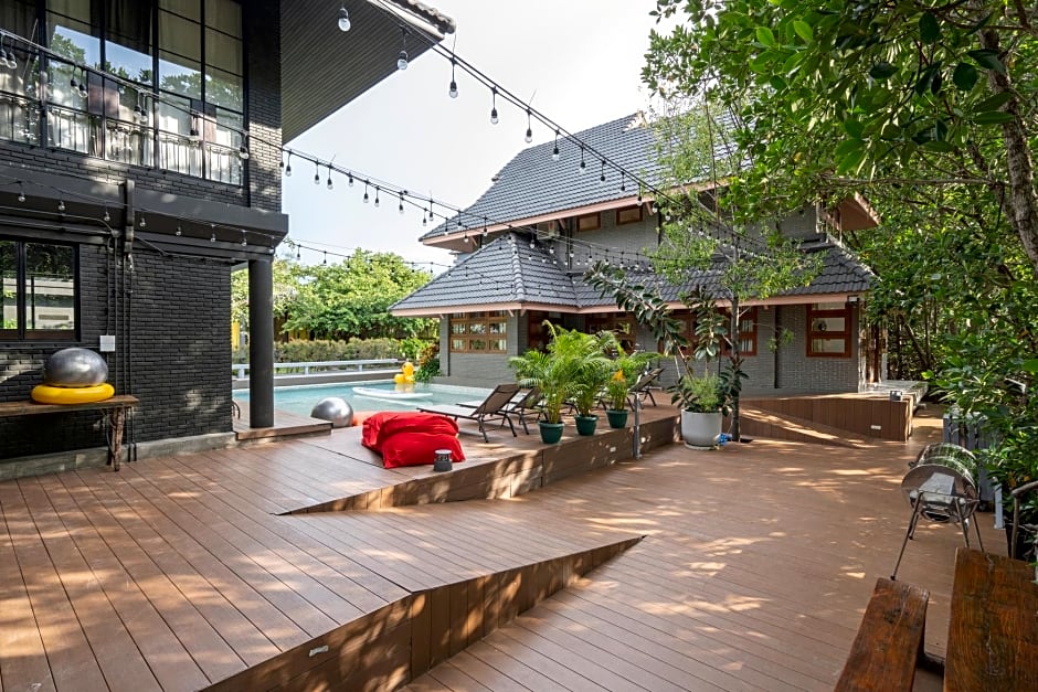 Phrip Phri Luxury Pool Villas