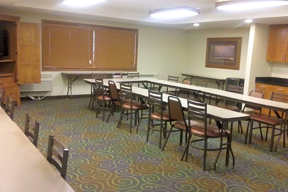 AmericInn by Wyndham Kewanee