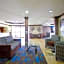 Holiday Inn Express Hotel and Suites Bastrop