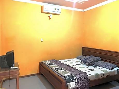 Hotel Alami near Alun-Alun Klaten